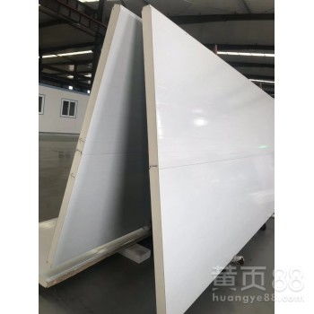 聚氨酯夹芯板 高效节能的彩钢净化板解决方案